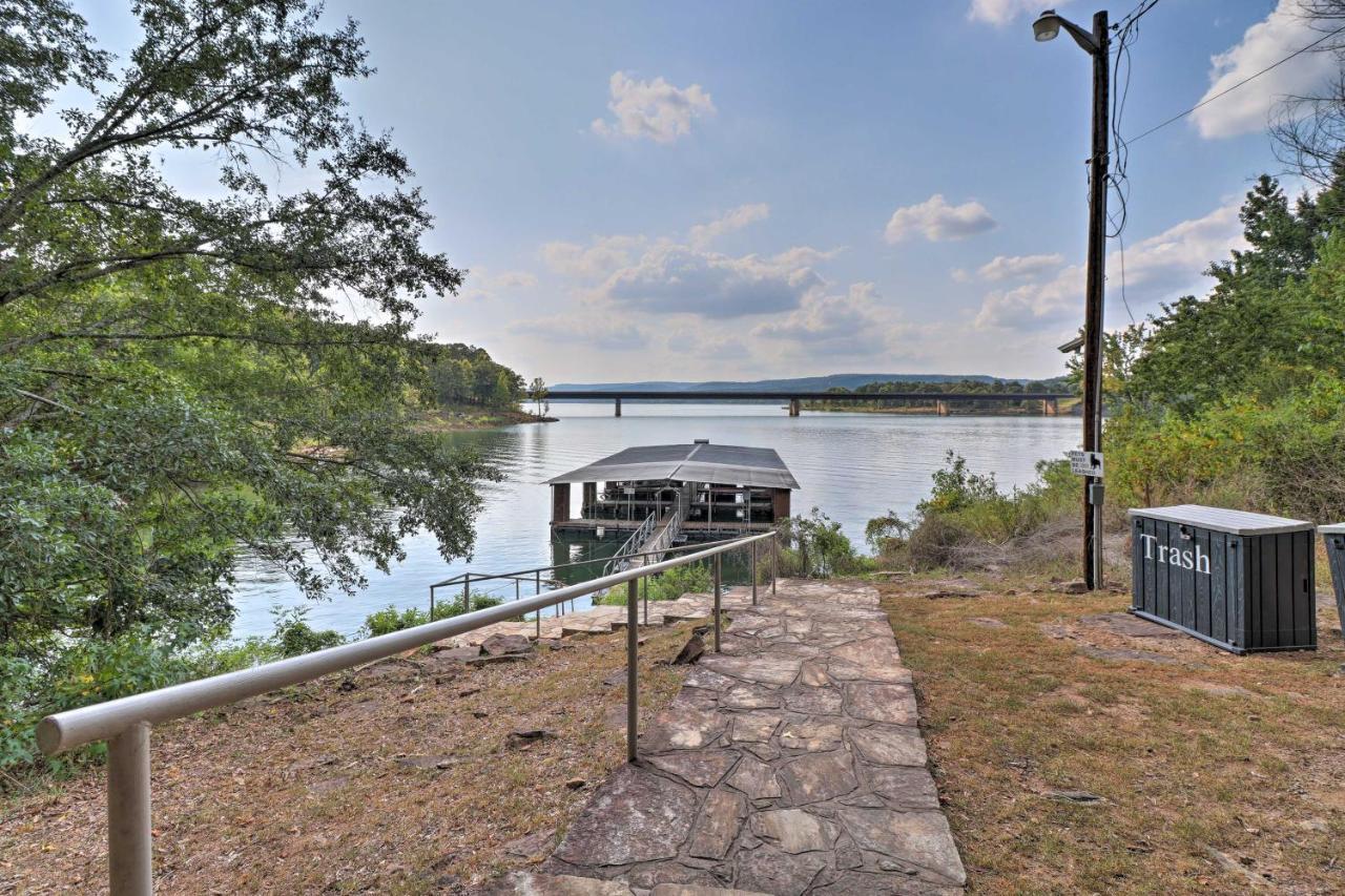 Lakefront Greers Ferry Cabin With Covered Boat Slip! Fairfield Bay Экстерьер фото